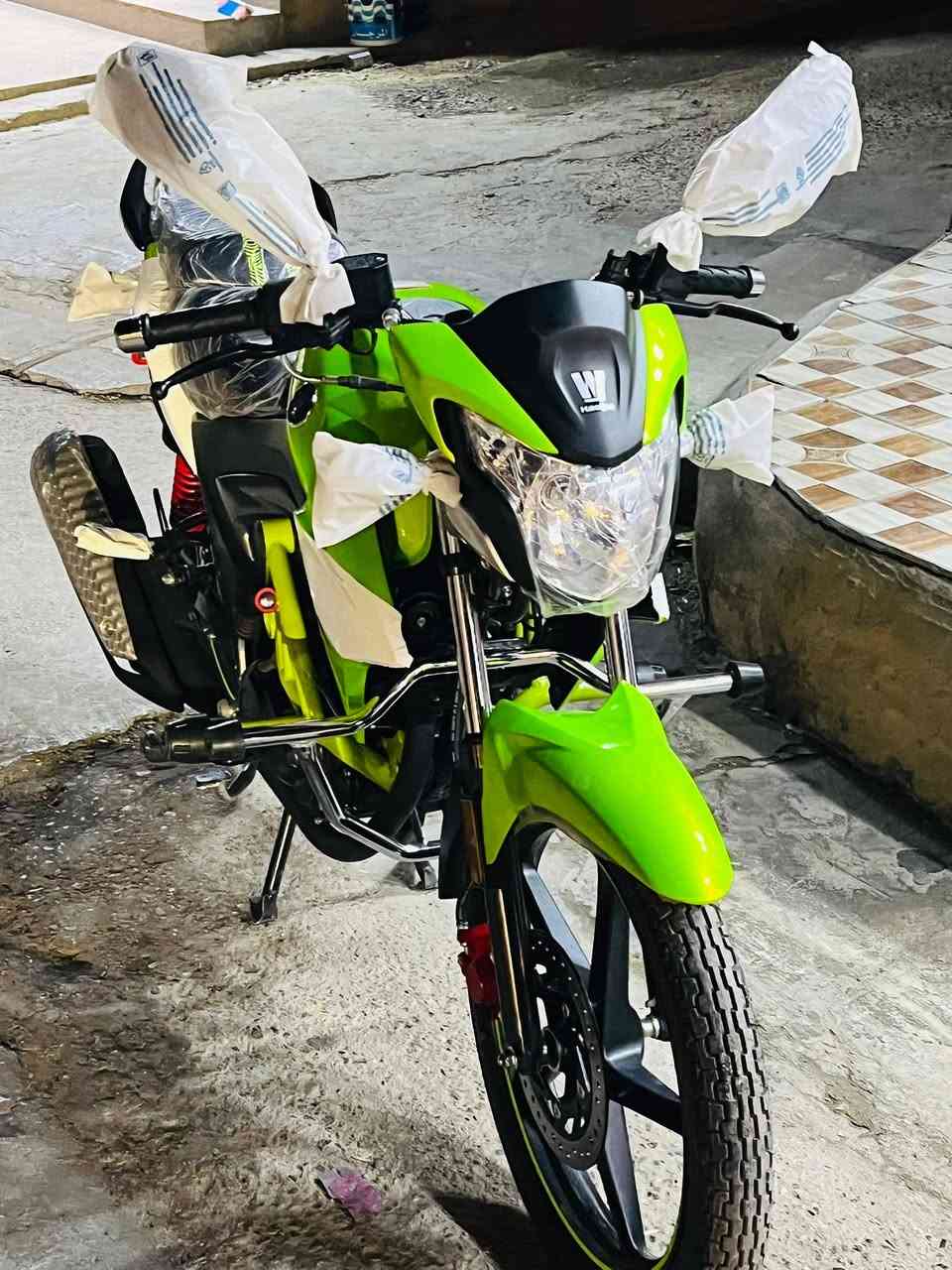 موطور هاوجي زيرو لون اخضره بس العداد كدامك ماشي 250متر  بحاله الزيرو سعره 20ونص بي مجال بصيط  *********** مكان هيت
