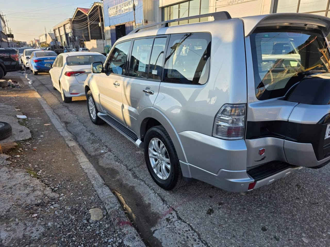 ميتسوبيشي باجيرو خليجى مۆدیل ٢٠٢٢ بێ بۆیاغ و بێ ساردەکوت ،فول مواسەفات  GLSمەکینە شەش پستنی 3.8( ٩٥ ) هەزار رۆشتووە، چرکەی تێدا نیە هەموو شتی بەشەرت يعري 230 وەرەقە
شوێن هەولێر
***********
باجيرو مديل ٢٠٢٢مواصفات  خليجية GLSمكفولة من الصبغ والضربة والبارد محرك ٣.٨ سيارة جديدة لوك ، ماشية ٩٥ الف كير محرك صدر كله بشرط شرط التحويل والوكالة …
المكان : اربيل *********** واتساب أربيل, العراق
