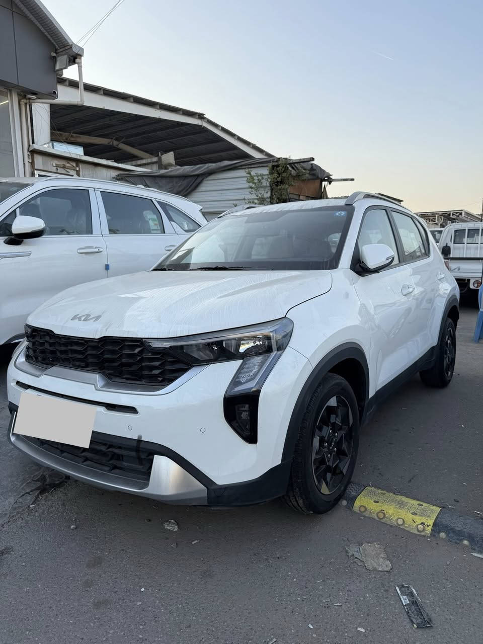 ⸻
♦️ كيا سونت 2024 بدون فتحة 🚘
خليجي | ضمان دولية  5 سنوات
صيانة مجانية سنة
مستخدمة 600 كم فقط 

محرك 1.5 / أوتوماتيك
تشغيل بصمة
شاشة + كاميرا دوارة
حساسات أمامي وخلفي
مثبت سرعة | تبريد قطعتين

💳 السعر: 22,500,000 دينار
📞 ***********
📍 بغداد – معارض النهضة
معرض الحارث للسيارات
