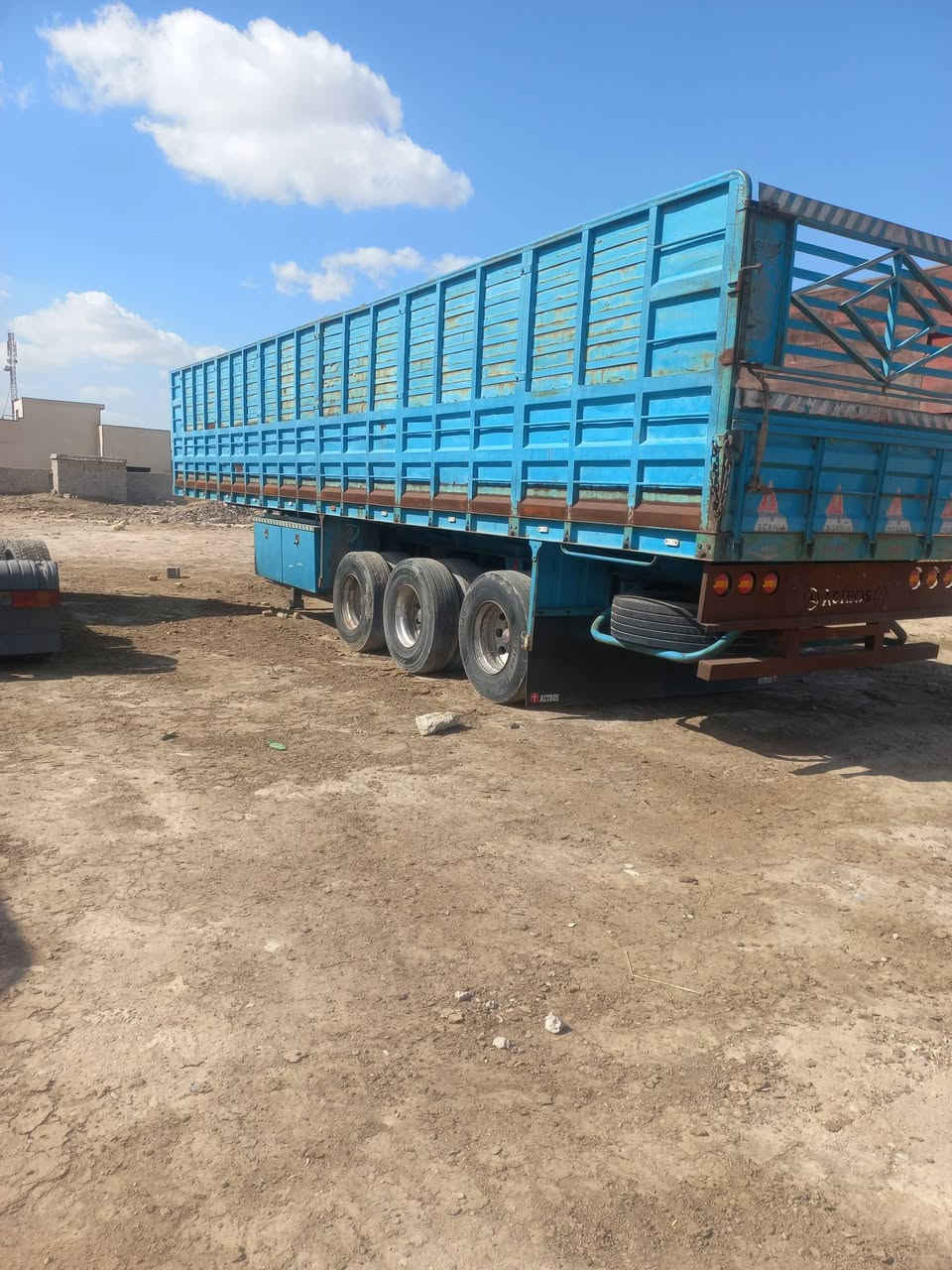 السلام عليكم عربانة البيع 12ونص  تفاصيل اتصال 140 وبيه مجال تفاصيل اتصال ع الرقم ***********
