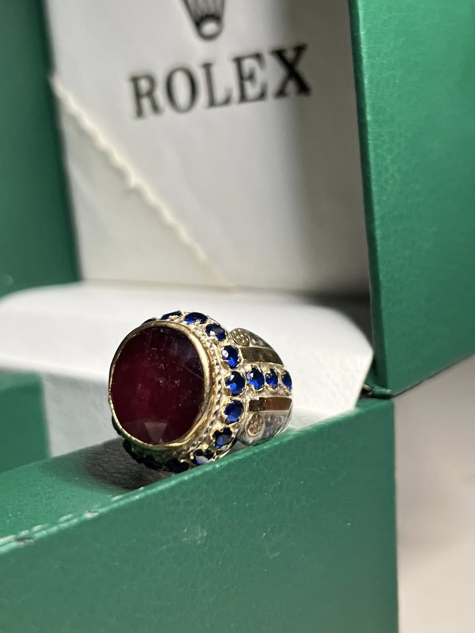 السلام عليكم خاتم ياقوت أفريقي فرط الرمان صياغه باسم زاروكه السعر خاص رقم التواصل ***********
