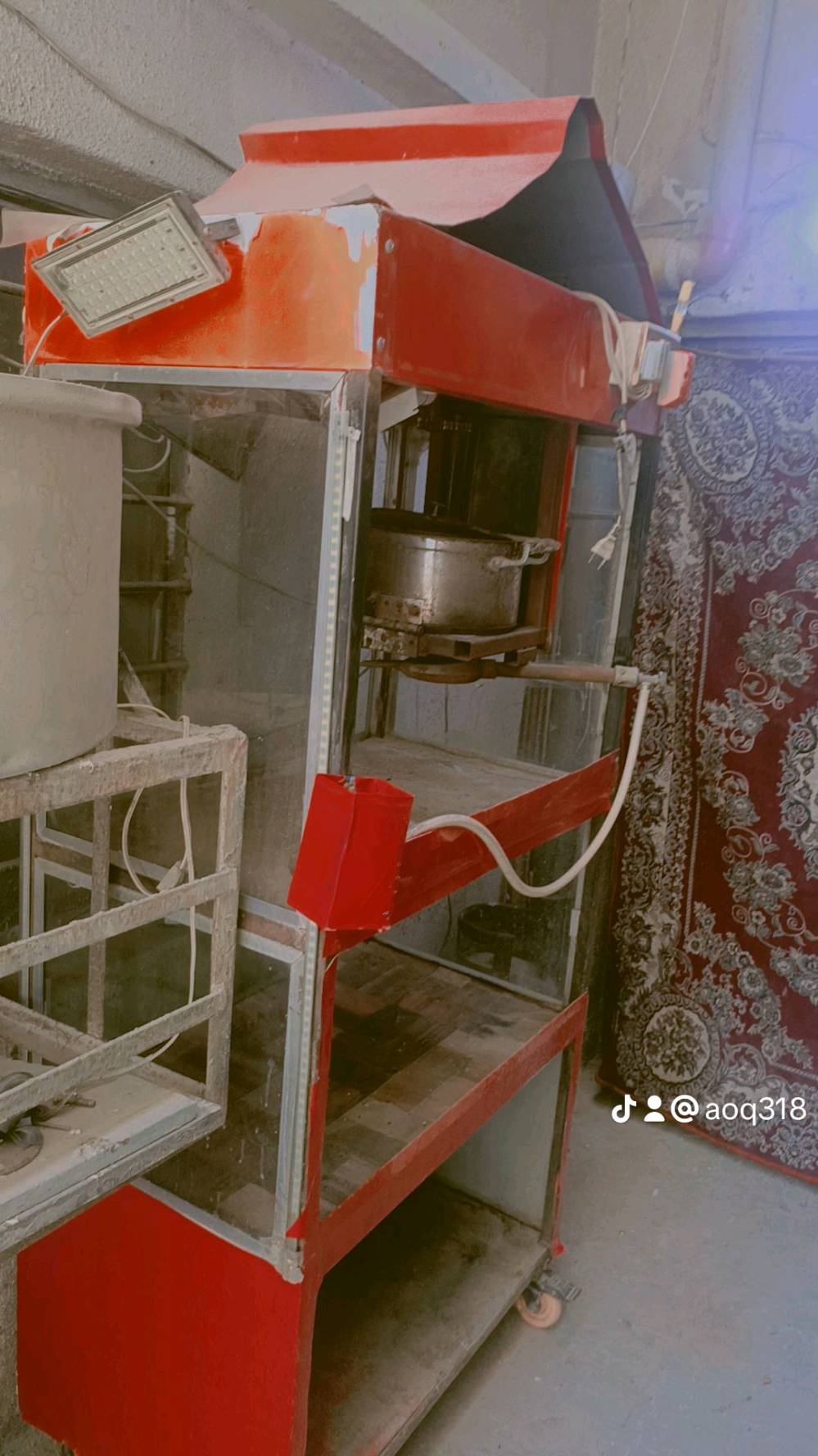 مكينه مال شاميه جدر كبير مالتها نضيفه اشتريتها 200الف اريدها 100قفل المكينه كبييره ومرتبه