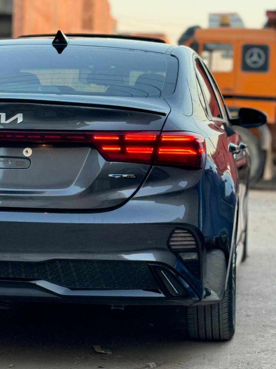 السلام عليكم
فورتي 2024 

فئه gt Laine

حادث قطعة وحدة جاملغ امامي فقط 

بدون رقم تترقم جمع المحافظات 

مواصفات 

فتحة سقف سلايت 

شاحن واير لس

بصمة وتشغيل عن بعد 

رادارات 360 درجة 

تحديد مسار 

قيادة ذاتية 

درايف مود ثلاث وضعيات قيادة 

لد امامي خلفي نهاري 

كروز سرعة 

مانع تصادم 

عدسة LED عالي ناصي اوتو 

شاشة اعطال 

شاشة كبيرة تدعم كاربلي و اندرويد اوتو 

اشاير بالمري 

نقطة عمياء 

اوتو هولد سايد بريك بصمة 

مانع تزحلق .

عنوان كربلاء 

***********

الشراي يتصل وبي خير ويتدلل .
