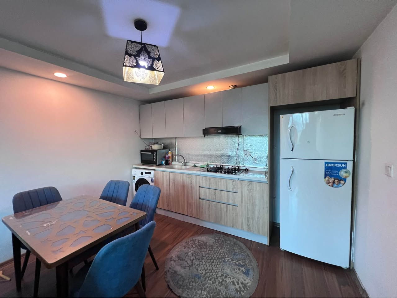 غرفتين وصاله مؤثثه  مجمع لايف تاور
مساحة ٨٠م
طابق ارضي 
أجاره 450$
*********** أربيل, العراق
