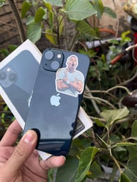 ايفون 13 وتر لا مفتوح ولا زلغ ولا اي شي مكفول من كلشي بطاريه 89 ذاكره ...