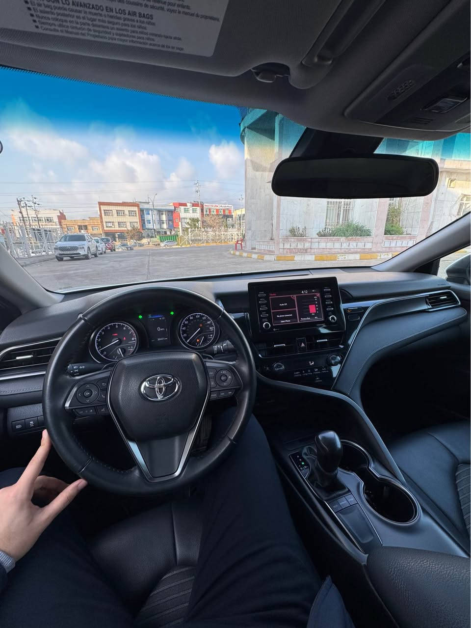 Toyota Camry SE 2023 كامري ✔️

جملغ و باب جهة السكن صبغ و راس شاصي شوي بخ
ارباكات طاك راجع بلادي شركة
رقم الشاصي بالصور، حادثها حلو فقط ضربة بالتاير 
مرقم جاهز بدون مصرف 💯

سعر 🔥 188 و مجال 
مكان عقرة "ئاكرئ"
واتس اب و كورك *********** اكر, نينوى
