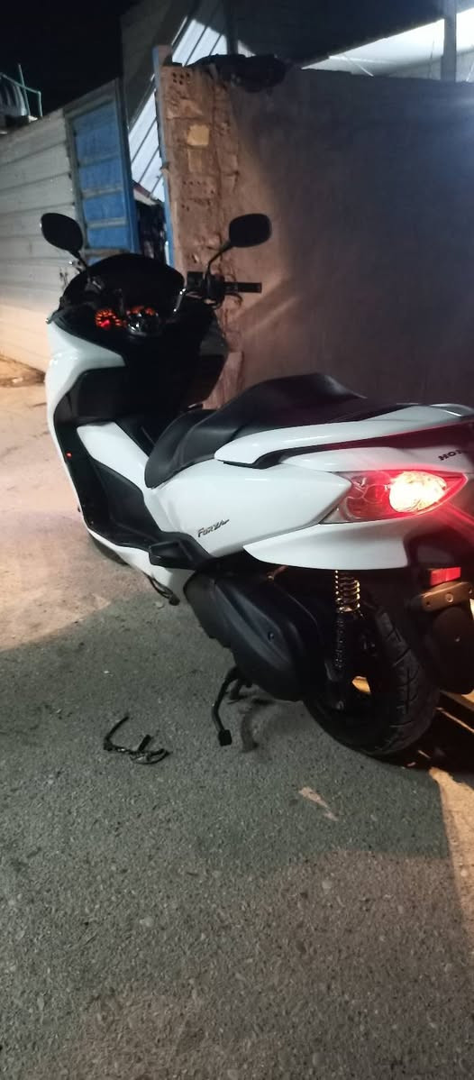 فورزه صفر 10دراجه نضافه 95/100مابيه اي شي مكينه مكفوله جيب فيتر وفحص ونضافته كبال عينك سعر 12بيه مجال حك لجيه مكان بسمايه رقم ***********
