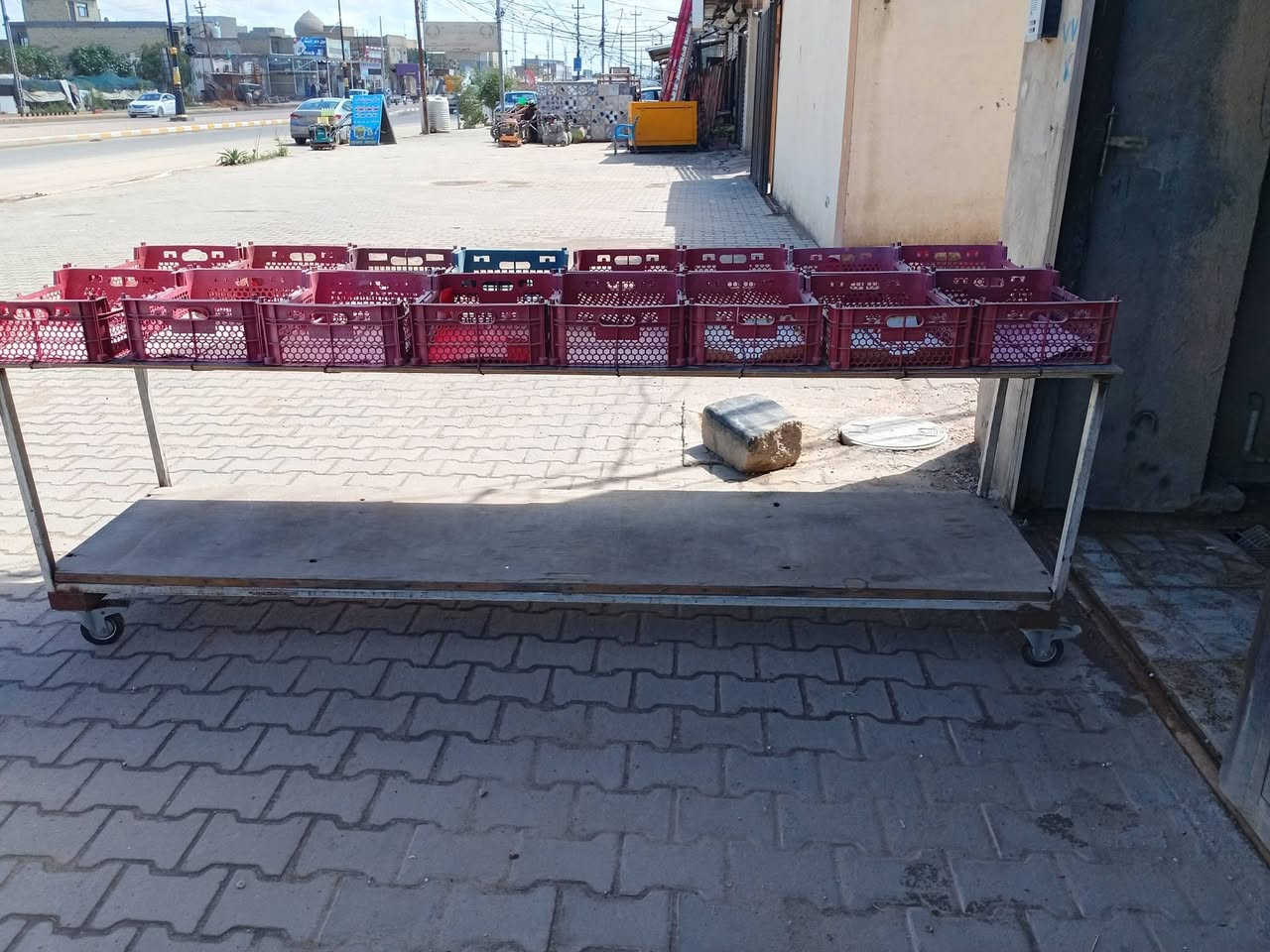 عربة بسطيه طابقين طول 240 سم عرض 80 سم ارتفاع 80 سم ***********
