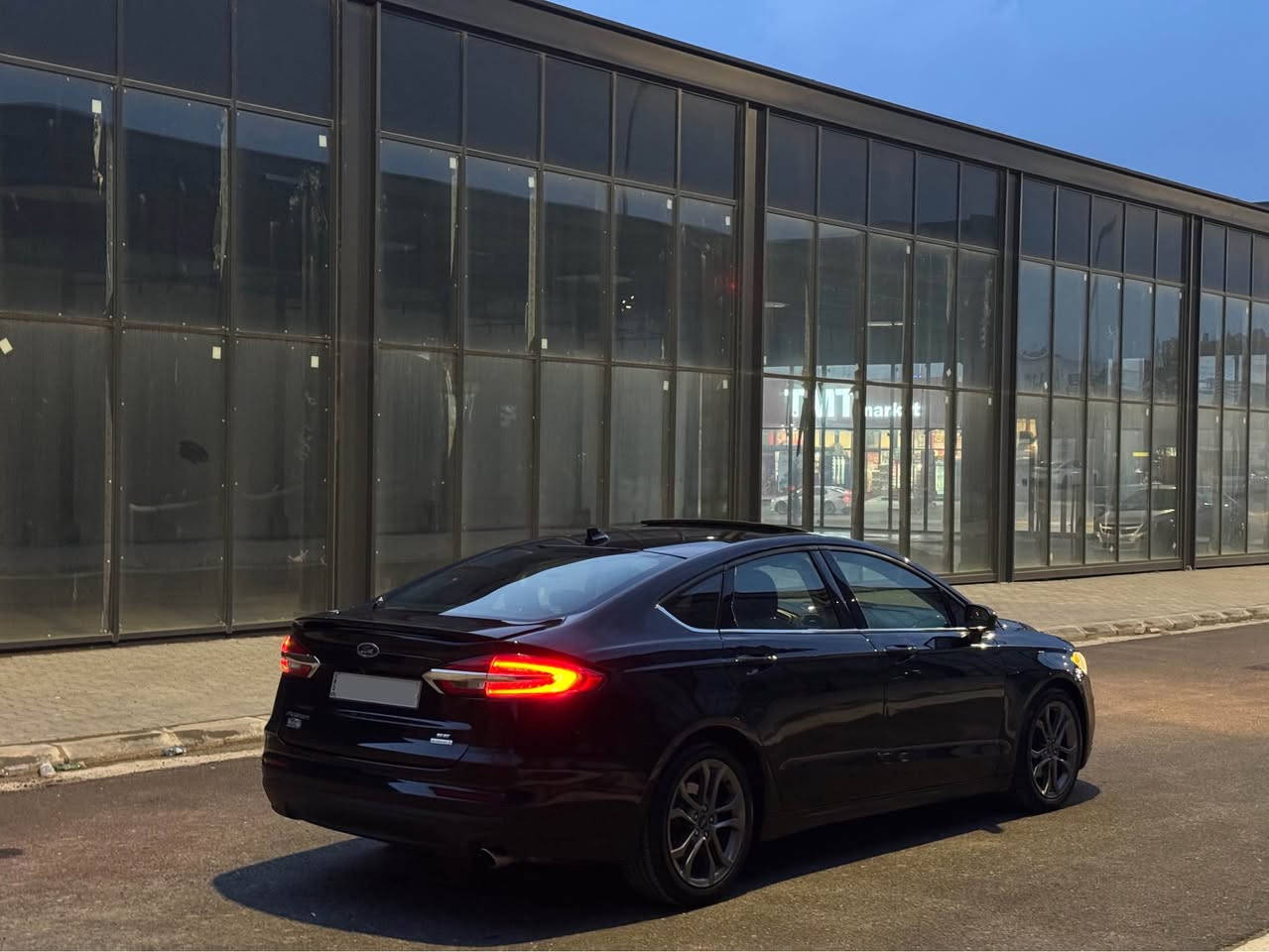 🚘 Ford Fusion 2019 (SE+) | 1.5T

فۆرد فیوشن ٢٠١٩ – SE+ فوول مواسەفات

سەیارەکە نموونەیە لە جوانی و پاکی، ماشاءالله
هەیکەلی وەک خۆی ماوەتەوە، بێ نووقسانی

📌 بۆیاخ:
 • دەرگای پشتی سەکن
 • چەملغی سایەق بێ ناوگرتن
 • بێ ئێرباگ، پێش و پشتی کەپسە

⚙️ مواسەفات:
 • سڵایت
 • بەسمە
 • سێ شاشە + شاشەی گەورە
 • کوشن جلد و شاموا
 • ڕاداری کامل
 • ڕاداری پێش و دواوە
 • ئاوێنە شەفت، هیتەر و کارەبای
 • تەحدید سورعە
 • ناو کرێمی
 • ئۆتۆ ستۆپ
 • لایتی پێش LED + عەدەسە و زینۆن
 • لایتی دواوە LED کامل
 • لایت ئۆتۆ
 • فوڵچەی جام ئۆتۆ
 • برێک بەسمە و کارەبای
 • کۆدی دەرگا
 • سێ گێڕ: (عادی، لە سووکان، ئۆتۆماتیک)
 • زۆر مواسەفاتی تر…

🛠️ دۆخی سەیارە:
 • کامل سێرڤس کراوە
 • هیچ نووقسانێکی نییە
 • چوار تایەی تازەی لە ژێرە

📄 تۆمار و شوێن:
 • ڕەقەم: هەولێر
 • ڕەقەم و سەنەوی تازە
 • تەحویل و غرامە بە شەرت
 • ناونیشان: سلێمانی

📞 ژمارەی پەیوەندی:
0773 836 3591
0750 152 7025 السليمانية, العراق
