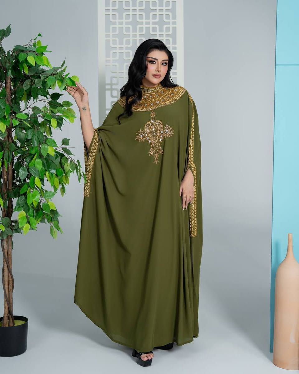 『 بـسم الله تــوكــلــنــا عــلــى الله 』
👗 ⌯ تفاصيل الموديل:
✧ بشت مع فستان  
    شُغــل يــدوي 

✨ ⌯ القطعة أصلية –  ✅✅

🎨 ⌯ الألوان: حَــسَــب الــصــور
📏 ⌯ المقاس: فري سايز

💵 ⌯ السعر:  70الف


**إذا كنت صاحب هذا الإعلان وتريد حذفه لأي سبب، رجاءا أرسل رسالة إلى الدعم الفني**