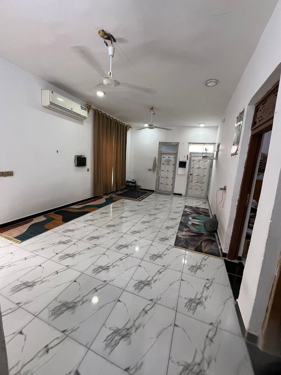 سلام عليكم بيت وعرصه مساحه 280نهايت شارع60 يبعد عن المشروع50متر الستفسار الرقم ***********
