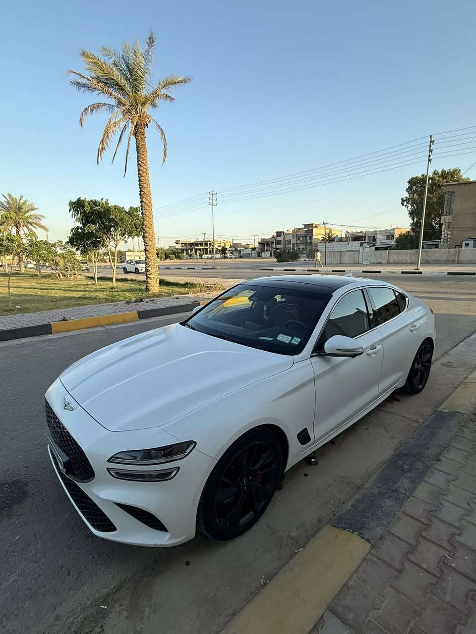 السلام عليكم....

 للبيع Genesis G70 3.3 T AWD– Sport Prestige
محرك V6 دفع رباعي 
موديل 2023 – سبورت برستيج أعلى فئة بالجينيسس رقم بغداد باسمي 

والسيارة مميزة جدا VIP 
اللون مميز : أبيض مات طافي بلادي 
ماشيه : 47 الف كيلو فقط 

المواصفات :
• محرك 3.3 لتر Twin Turbo V6 دفع رباعي 
. بانوراما و فتحة و سقف كنتارا 
. ويل 19 تو سايز رياضي 
. تايرات جديده Pirelli
. كامرات 360 و حساسات بكل مكان 
. ترحيب مرايا جانبية ( علامة جينسس ) 
. حساسات امامي خلفي 
. رادار امامي تفاعلي 
. سستم بريكات بريمبو 
. صندوق ذكي كهربائي ( يفتح عند الاقتراب ) 
. رادارات جانبية ( نقطة عمياء )
  المواصفات الداخلية 👇🏻
1. سقف كنتارا اسود 
2. كشنات جلد بقلاوه و داخل احمر 
3. سستم صوت ( Lexicon ) 15 سماعة 
4. نظام ( اوتو هولد ) للتوقف لفترات قصيرة
5. ( تدفئة وتبريد ) كشنات امامي 
7. ( تدفئة ) ستيرن 
8. حساسات مطر 
9. شاحن لاسلكي
‏10. ( Head up display )  ( داتا شو ) 
11. تبريد قطعتين + نظام ( clean air )
12. خمس وضعيات قيادة 
‏( Comfort & Eco &  sport+  & custom & sport ) 
13. ابل كار بلي و اندرويد اوتو 
وبعد هواي مواصفات الجنسيس متخلص 

ملاحظة 💯❗️

السياره مزوده مو ستوك 
- شوت تيربو امريكي سبورت عالية الاداء 
- سستم اكزوزت كامل امريكي 
- عطاس تيربو 
- غراضها كلها وياها 

السياره جديده مناقصها اي شي 
تايرات Pirelli الاصليه كامله و جديده 
دسكات جديده وكاله 
بلكات وكاله 
ادامه للسياره والمحرك 

حادث السياره جاملغ خلفي موضح بالصور راجع بارد نفسه بدون اي تبديل 

سعر السياره 285 ورقة 

تواصل دايركت او على رقم 
***********
