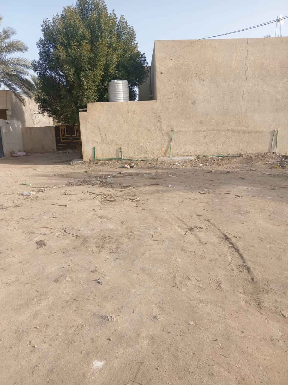 سلام عليكم قطه أرض البيع مساحه ١٠٠ متر سند ٢٥ تحويل بسم المشتري عنوان كربلاء طريق بغداد عامود ٥٢وتنزل تبليط ٢كيلو سعر 22 بيه مجال استفسار عل رقم *********** بيع مو راوس بسياره من قيمته جوة
