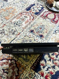 بلي 4 نضافه 100% جهاز ما مفتوح ونضيف كلش تجي ويا ثلاث اقراص ويدات اثني...