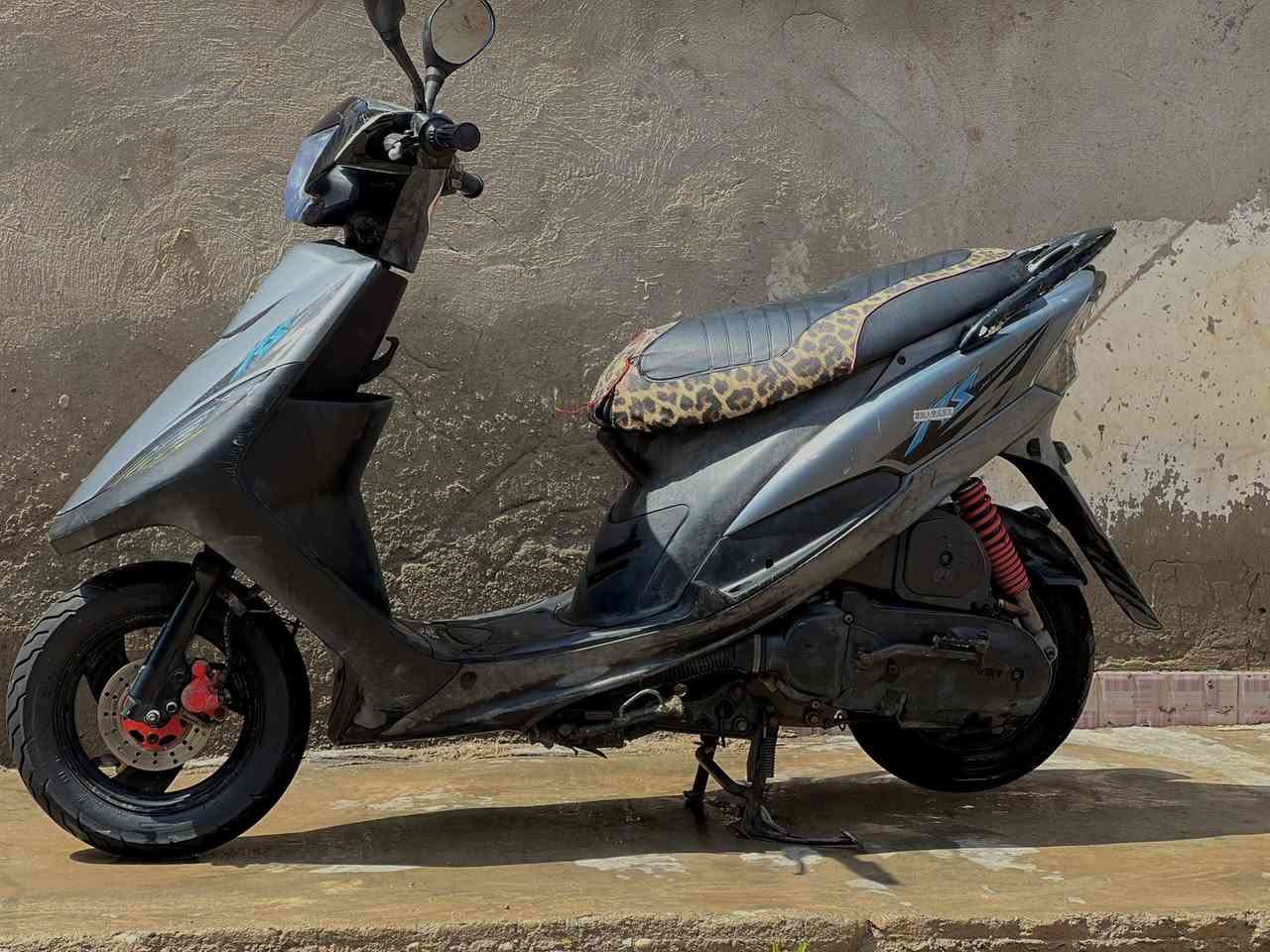 دراجه ماكس عدله كلهه ختم واحد ويا المكينه فول الدراجه شلعه ومعدل تجي وشوف بعينك مكان الدراجه بغداد المدائن الاستفسار *********** 
السعر 775 وبيه مجال حك الجيه
