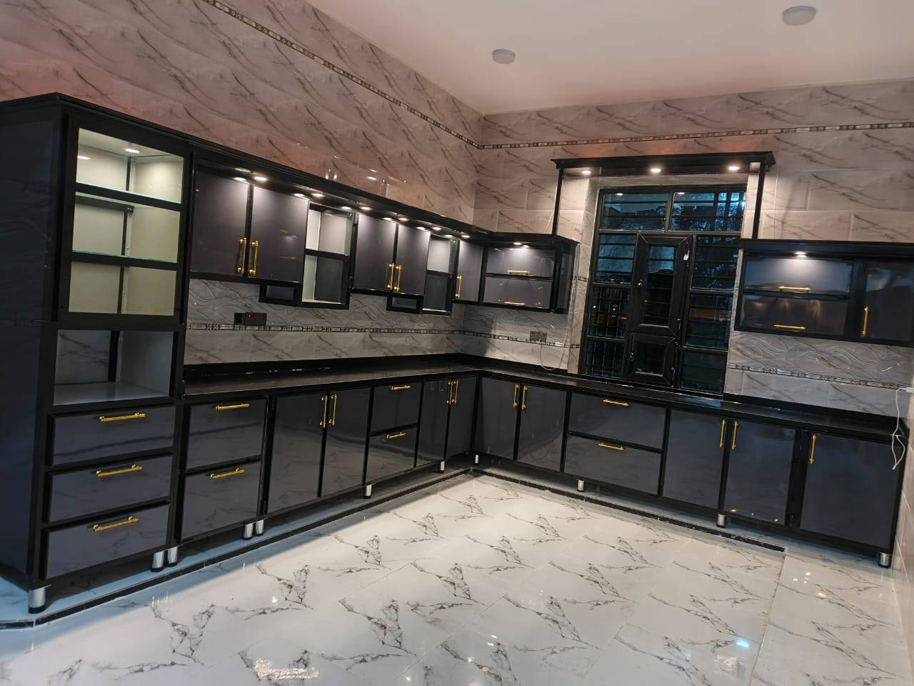 السلام عليكم جزء من عملنه يتوفر فصال كاونترات حسب الطلب والديكورات والالوان معمل جوهره القائم ***********
