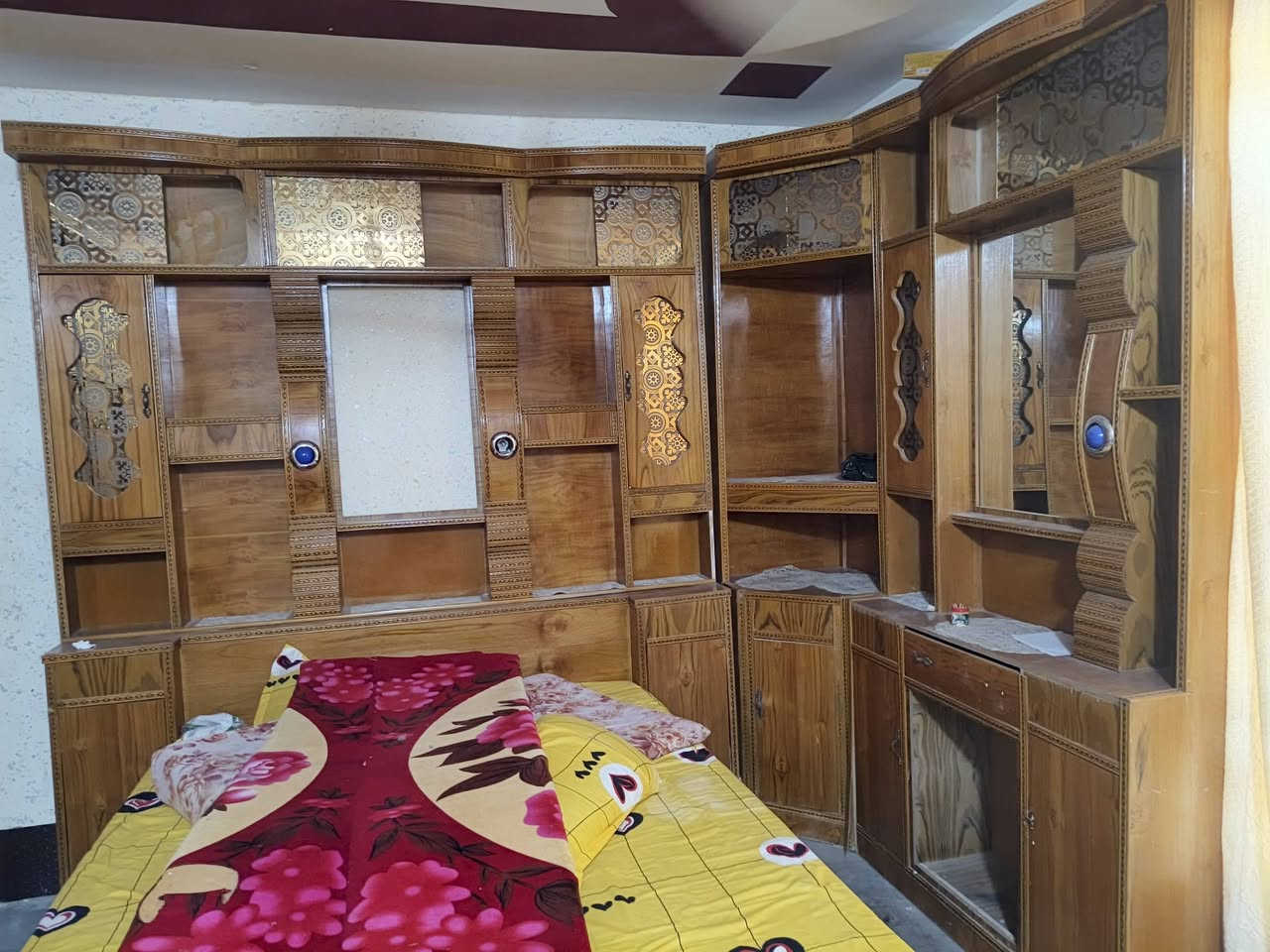 سلام عليكم غرفه للبيع العنوان صقلاوية زغاريت كنتور احطاطه نظيف وجربايه كذلك احطاطه سعر مليون وبيها مجال
للتواصل مع الارقام الاتيه
***********
***********
***********
