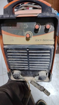 مكينة لحام ثري فيز 500امبير نضيفه كلش بس متروكه شرط الشغل للبيع للتواص...