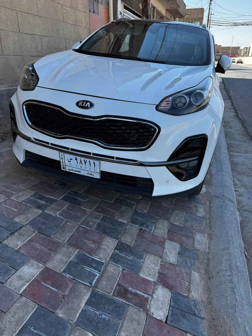 من رخسة مدير الكروب سبورتج ٢٠٢١ وارد أمريكي فول مواصفات جيتي لاين محرك ٢٤٠٠ بانوراما تدفئه وتبريد كشنات تبريد قطعتين بسمي بيها صفحة مبدل بيبان  وتخطخات ابيع احرام  مكانها بشيخ عمر  السعر 1550 وبيها مجال قليل للشراي أخواتها  190 بالسوك الشرايع يتصل  ***********
امراوس باتفندر  وشكرا
