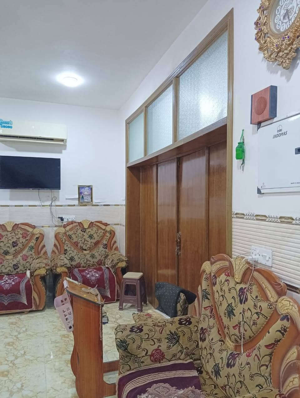 اللهم صل على محمد وآل محمد
دارللبيع ٢٠٠متر طابو زراعي سند25 
حله داخل الطهمازية حي فرزدق خدمات مي كهرباء تبليط 
غرفتين نوم وكليدور واستقبال ومطبخ وصحيات داخل وخارج ومناور. بناء حديث 
***********
***********
 يوجدبيوت كل المساحات وقطع اوقطع تجاريه وقطع قريبه من العلوية شريفةع وقطع اكبرتريدالف متر او دوانم اوبيوت وقطع طابوصرف
@إشارة
