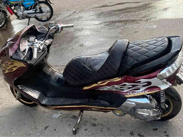 مەکینەی بێعەیبە مەزبوت یەک سلف ئیشەکات دەبڵ و ئیستۆپی مەزبوت 
 بەس شەحنی کەمێک  خاوە نازانم مەلەفە یان کەتاوت فەحسم نەکردوە ئاوا ئەیفرۆشم ئیشەکات مەکینەی مەزبوت 

سعری ٢٩٠ هەزار و کەمێک مەجال
لە سلێمانیم

*********************** السليمانية
