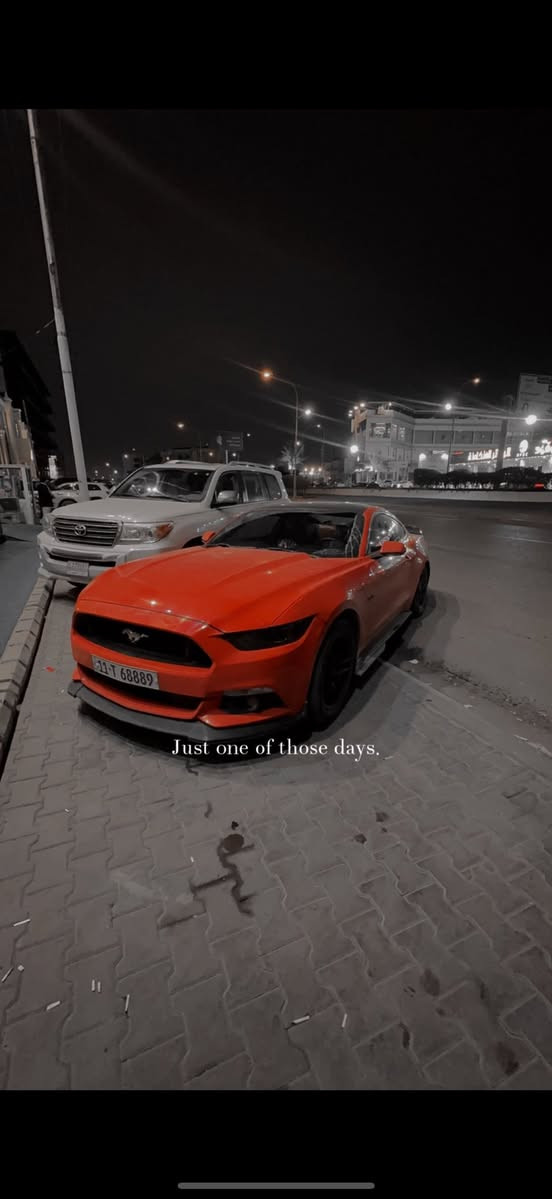 السلام وعليكم 
موستنك v6 2015 
ماشيه 90 ميل
مابيها حادث فقط بارد بالجاملغ الورا وشخط بالجاملغ الامامي عكس السائق باقي بدون تصليح 
جان بيها ويل عشرين وطبيت بطسه ف انكسرت بيها الفخذه مال جاملغ الامامي باقي السياره كفاله وغرفتها نظيفه دوشمه جديده ب2025
مكان السياره بصره رقمها بغداد باسمي 
رقمي وتساب ***********
