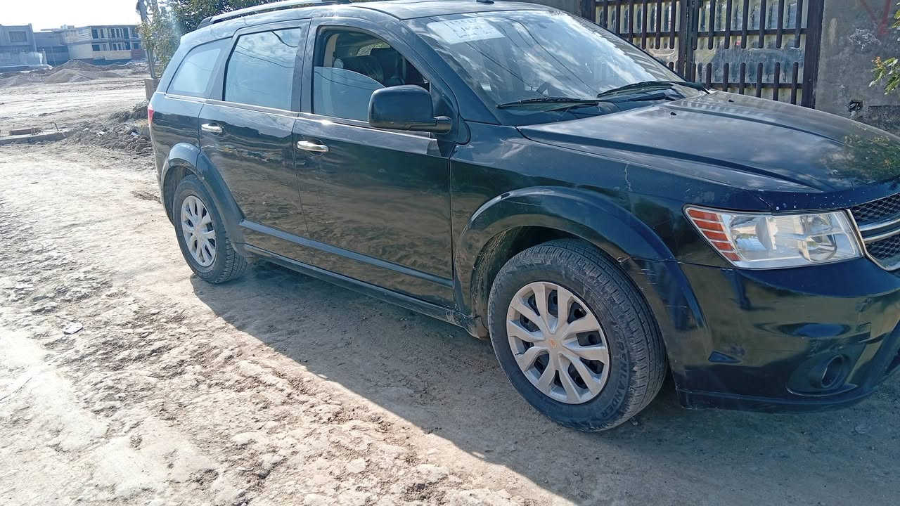 السلام عليكم..جورني 2010 بابل كلش نظيفة ..صبغ جاملغ وبنيد جهة السائق السعر 85 ومجال قليل..***********.. منظومة غاز .مواصفات فول
