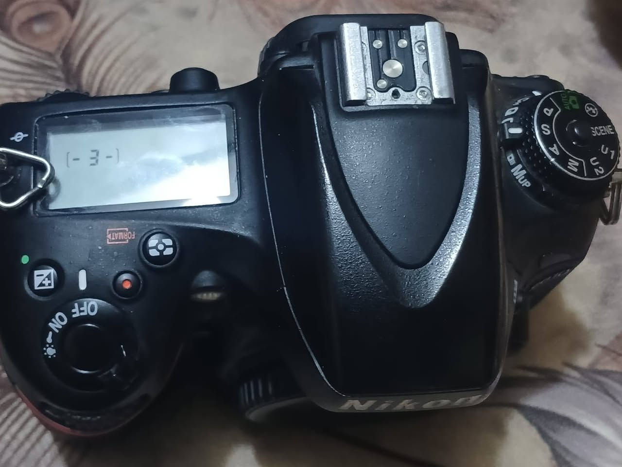 للبيع كامرة نيكون D610 ويا عدسة 70-200 حالتها كلش زينة واستعمال نظيف، مناسبة للتصوير الاحترافي والمناسبات. البيع للمشتري الجاد، واللي يريد تفاصيل أكثر يراسل خاص.


**إذا كنت صاحب هذا الإعلان وتريد حذفه لأي سبب، رجاءا أرسل رسالة إلى الدعم الفني**