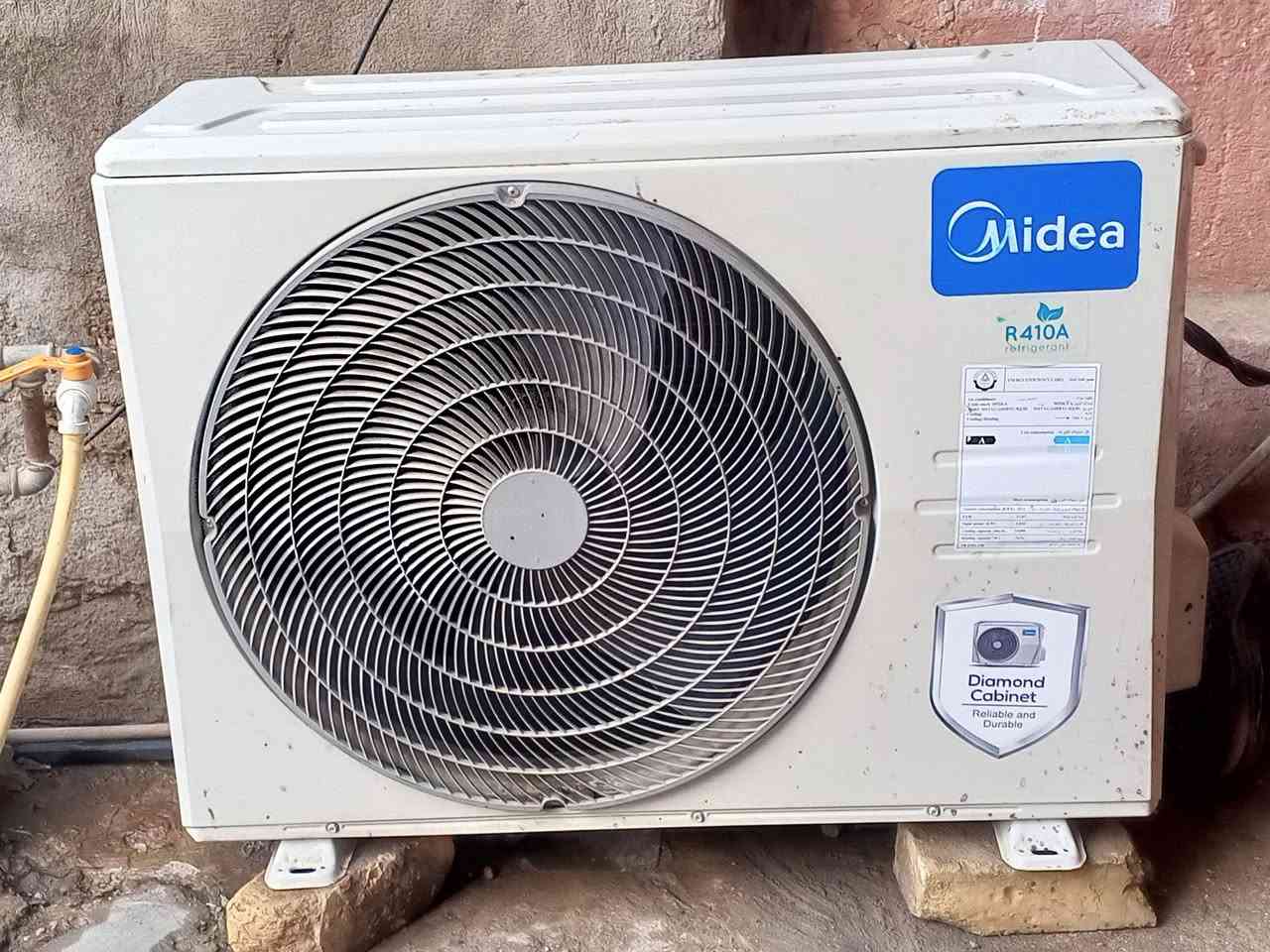 السلام عليكم 
سبلت للبيع نضيف استعمال قليل نص موسم مشتغل بس 
نضافه فول تجي وتشوف بعينك.النضافه 
سعره 550 بي مجال قليل
***********
***********
ممتواجد عل نت 
المحموديه مقابيل جامع الامين
