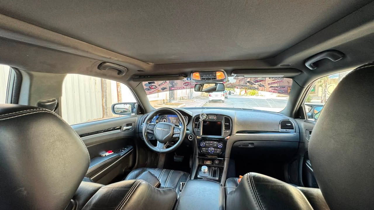 السلام عليكم 
كرايسلر s300 2022 وارد كندي كلين تايتل مكفوله كفاله عامه فول مواصفات مكينه v6 3600
مواصفاتها معروفه ماكو داعي اذكرهن 
مكاني نجف 
واتس اب 
***********
