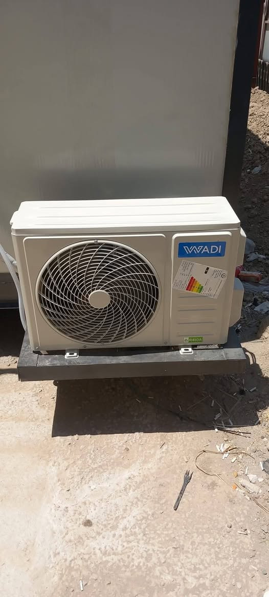 🌹لسنا الوحيدون ولكننا الافضل🌹
💎وجودكم في صفحتنا يزيدها تميزا ✨
#اسعد_الله_اوقاتكم_بكل_خير _متابعينا_الاعزاء
👍👍لسنا الوحيدون و لكن  عملنا يتكلم .
💢 يعنى عندك صيانة أو تنظيف لا تحتار   سبلتك مابي برودة🥶 لا تحتار🤔 سبلتك دفع الهواء ضعيف🤔 لا تحتار، إتصل بينا 📞 و راح نجيك لباب بيتك .. 
   ماعليك فقط الاتصال بمركز خدمة العملاء  ☎️ورشة حسين الهندسيه 
***********
***********
***********
...أو مراسلة الصفحة
🟥  تنظيف موقعي  لجميع الدوائر والشركات مع الضمان 👍💪 سمعتنا 
🟥 صيانة - شحن غاز إيطالي مع الضمان - نصب - غسل عمل فاكيوم .. 
💬 فـي حال عدم اتصالنا بكم يرجى ابلاغنا بالامر او مراسلة 
📩 للاستفسار يرجـى مراسلة الصفحة ا
