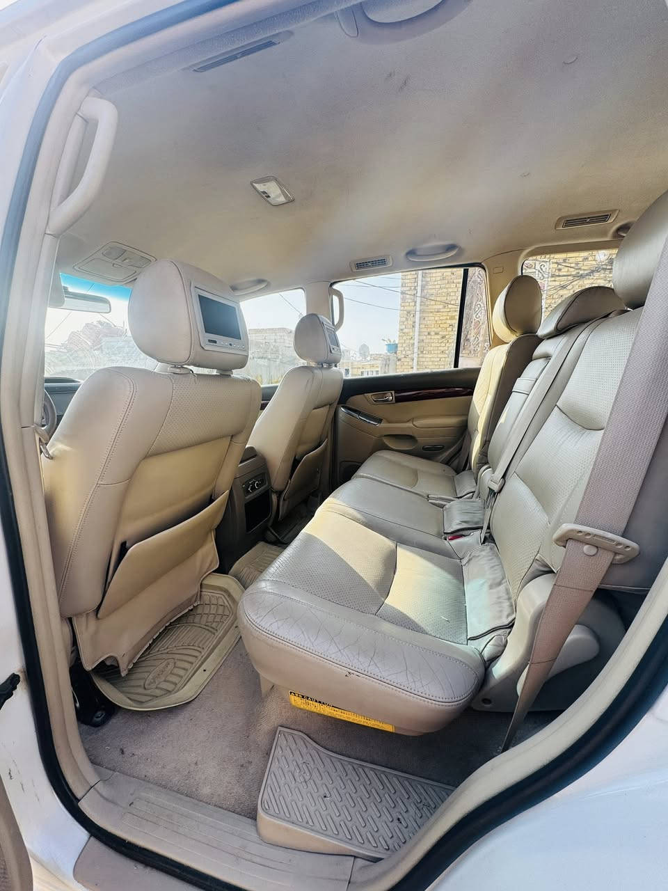 2008 VX
V6️⃣ 
ماشية ٢٠٠ الف 
بإسمي ورقمها الإنكليزي كامل 
كفالة عامة السيارة 
فول مواصفات
اربع جام اوتو
٣ قطع تبريد 
وبقية مواصفات vx المعروفة 
***********
