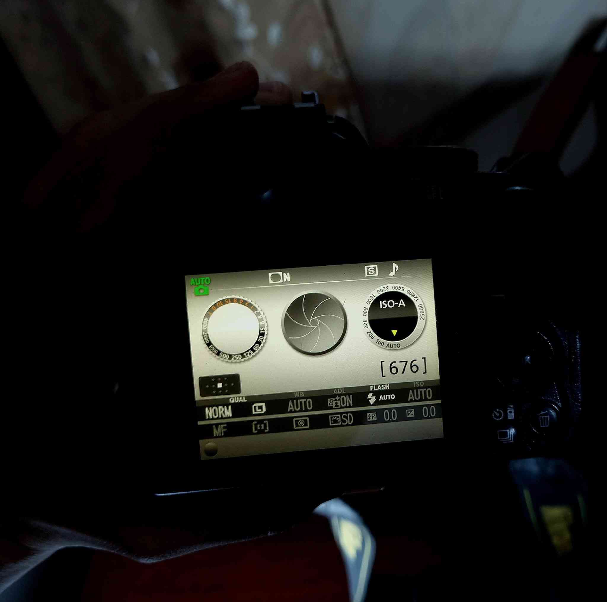 Nikon D3400 مستعملة للبيع
شتر ٢٦ الف (للعلم اني مشتريها ب٢٠٢٢ شترها 26 الف بس ما استعملتها مضمومة)

ملحقاتها كاملة 
جنطة
عدستها 18-55
رام 8GB اصلي
تحويرة ثلاثية
شاحنة
جيلاتين
بس البطارية تعبانة يرادلها تبديل

مكان: واسط/ زبيدية - يوجد توصيل


**إذا كنت صاحب هذا الإعلان وتريد حذفه لأي سبب، رجاءا أرسل رسالة إلى الدعم الفني**