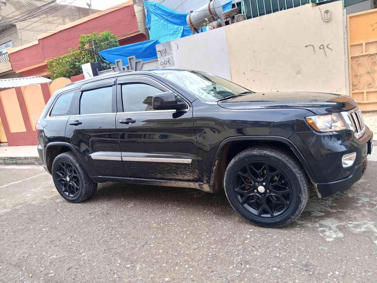 جيب لا ريدو 2011  بيها شبر صبغ بل جاملغ الخلفي سياره جديده السعر 183 مكان السياره موصل  ***********
