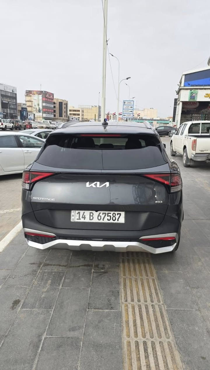 كيا سبورتج Ex مديل 2024 وارد امريكي للبيع مكينه
2500
سبوتج EX فول مواصفات عدا الفتحه
مكينه 2500
رقم بصره حره ب اسمي
ضربتها بجم تبديل بنيد ومداكر امامي
اصليات بدون صبغ
السعر 195 وبيها مجال
***********
