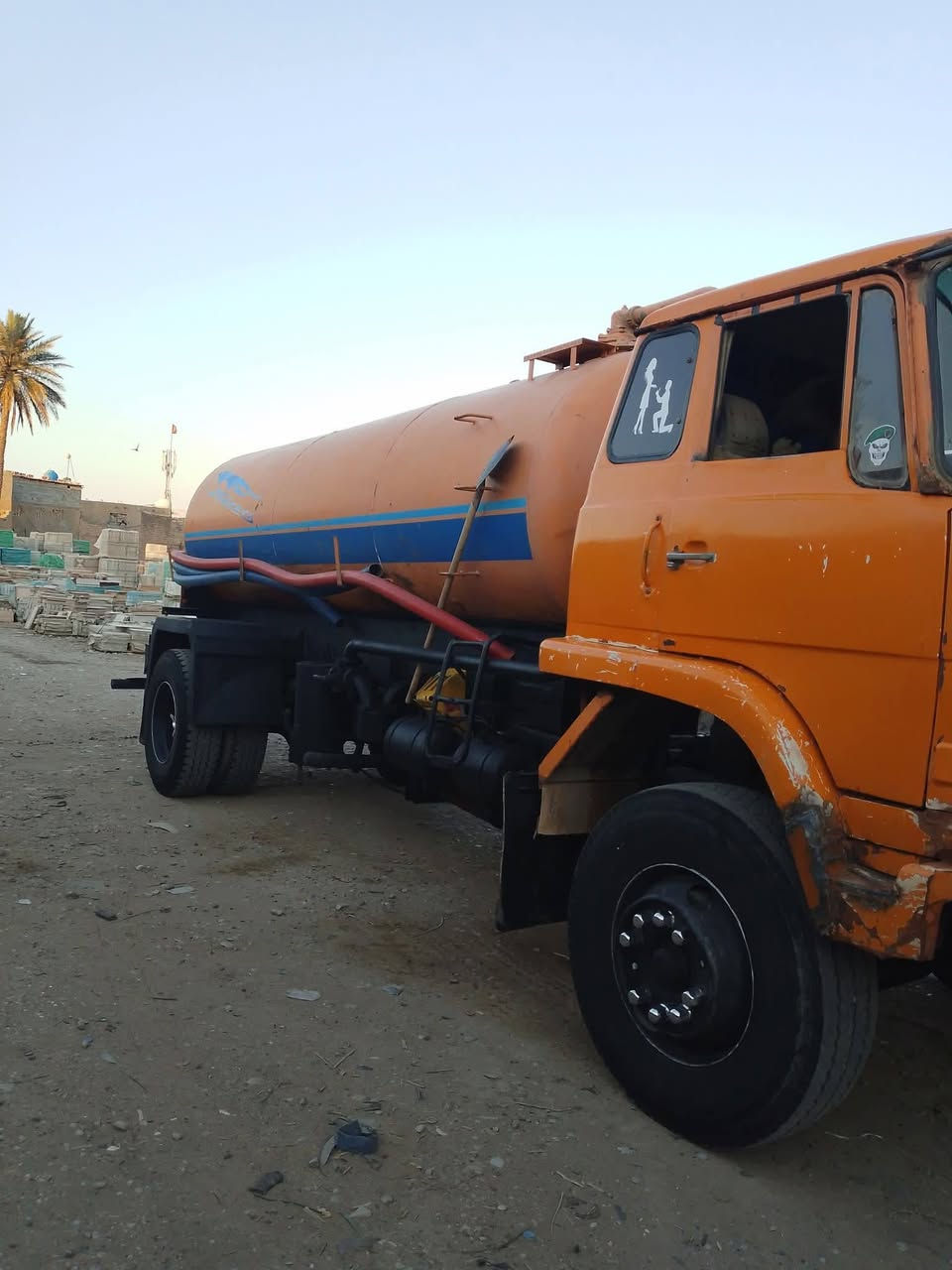 رقم الهاتف موجواد بس على نتصال ‏‪***********‬‏
