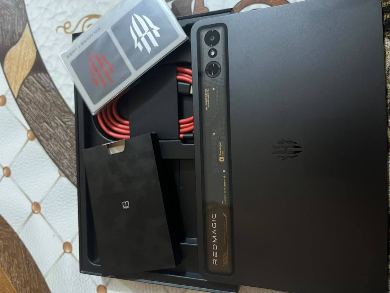 ريد ماجك استرا
ذاكرة 265 
بطاريه 99
جهاز نضيف غراضة كامله
حتة الكيبل ما مستعمل
مكاني نجف
سعر: 900 وبي مجال بسيط
رقم الهاتف: ***********

