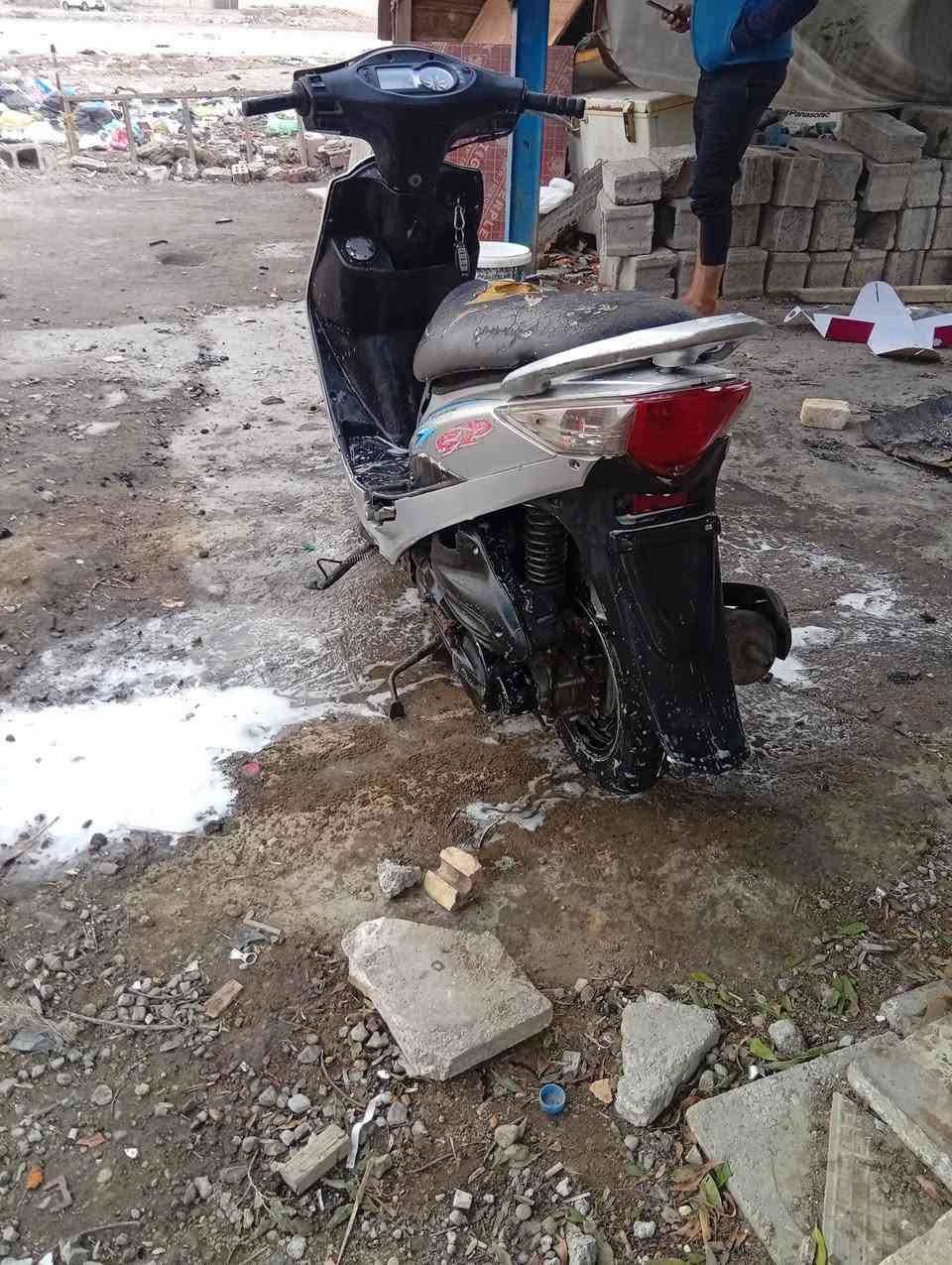 سلام عليكم شباب دراجه كامكو جي بي دراجه خير من الله 
شلعه ومعدل شغاله سلف وهندر كفرات ختم واحد ويه المحرك الكهربائي شغاله تايرات جدد السعر350وبيها مجال
مكاني بغداد وره سيطرة الشعب رقمي ***********
