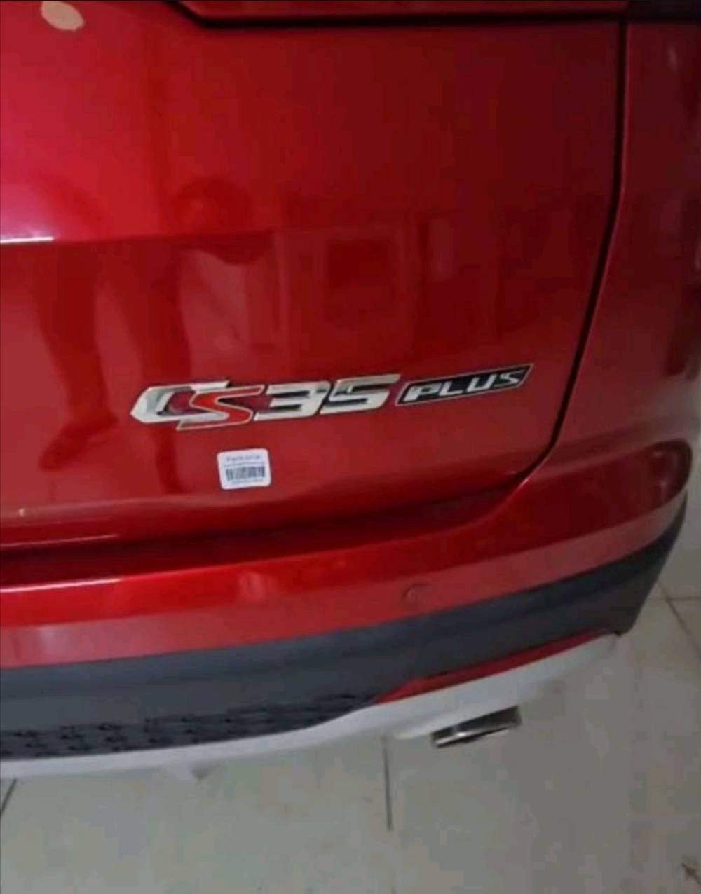 للبيع: شانجان CS35 Plus بمواصفات الشركة 🚗
​الموديل: 2020
​اللون: أحمر مميز 🔴
​المحرك: 1.6 Turbo (عزم وقوة ممتازة)
​المسافة المقطوعة: 85,000 كم
​نوع الوقود: بنزين (عادي)
​الأوراق: سنوية وهزة جديدة نافذة لغاية 2030 (رقم السليمانية الجديد)
​✨ أبرز المواصفات والميزات:
​نظام القيادة: قيادة ذاتية + 3 أنظمة قيادة (توفير الوقود ECO / عادي / Sport).
​الرؤية والأمان: كاميرات 360 درجة + حساسات أمامية وخلفية.
​الراحة والترفيه: شاشة لمس متطورة، بلوتوث، منفذ USB، نظام تشغيل عن بعد.
​التبريد: مكيف ثلج ❄️.
​الإضافات: فتحة سقف بانوراما، مرايات شفط كهربائية، تخم تاير جديد.
​🔍 حالة السيارة:
​الميكانيك: الكير، المحرك، والحدادية بحالة الشركة وعلى الفحص.
​البودي: السيارة مال بيت، نظيفة جداً (شخط إبرة مابيها).
​💰 السعر والموقع:
​السعر: 125 ورقة (وبيه مجال بسيط) 🤝
​الموقع: بغداد 📍
​📞 للاستفسار والتواصل مباشرة مع المالك:
​***********