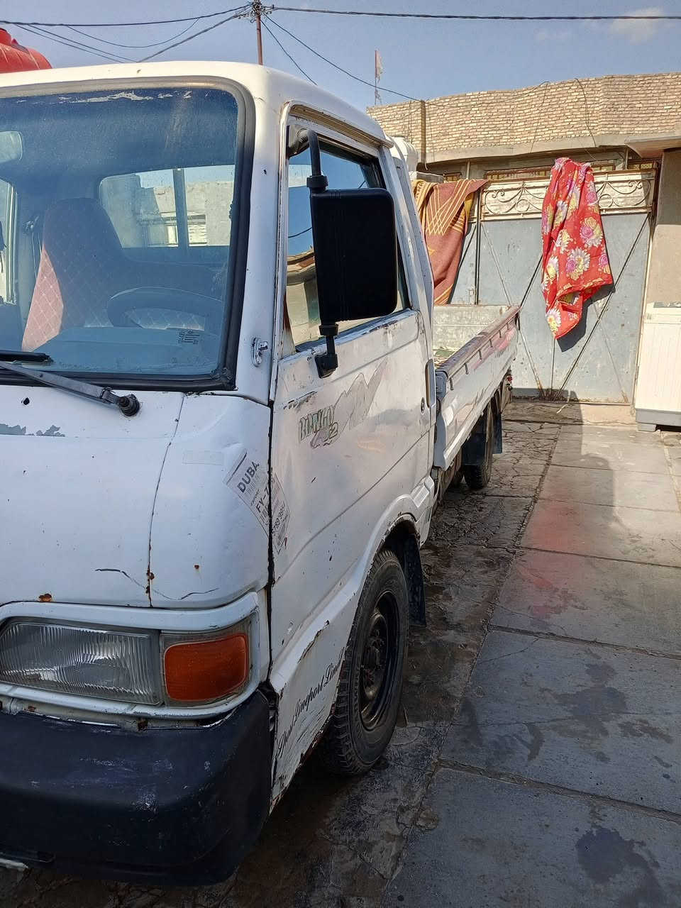 🚐 كيا "حمل" للبيع - سعر مناسب جداً
المواصفات والتفاصيل:
• النوع: كيا (Kia).
• الحالة العامة: السيارة شغالة وجاهزة، نظيفة من ناحية المظهر كما موضح بالصور.
• الملاحظات (للأمانة):
• نواقص بسيطة .
• وجود "خياسات" قليلة جداً وبأماكن محدودة لا تؤثر على قوة السيارة.
• اللوحات: رقم بغداد  (حمل).
💰 السعر المطلوب:
40 ورقة (وبيه مجال بسيط للشراي الطيب.
📍 المكان: بغداد
📞 للاستفسار والتواصل: [***********]
