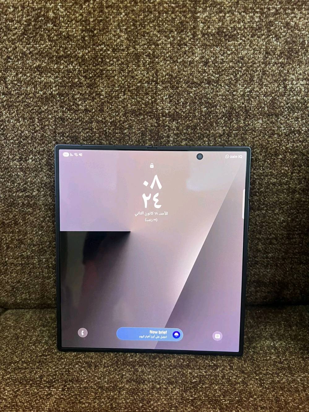 سامسونج الجديد القابل للطوي Galaxy Z Fold 7, الجهاز شبه جديد وبحالة الوكالة تماماً.
مدة الاستخدام الفعلية: شهرين فقط.
الحالة الخارجية: نظافة 100%، خالي من أي شخط أو خدش (لا بالبدن ولا بالشاشات).
الحالة التقنية: الجهاز يعمل بكفاءة تامة، المفصل (Hinge) يفتح 180 درجة بسلاسة تامة، والشاشة الداخلية بحالة المصنع.
الذاكرة: 256 اجيجابايت.
الرام: 12 جيجابايت.
اللون: اسود .
الضمان: ضمان شركة الرتاج/سامسونج الرسمي).
الملحقات: الكارتون الأصلي موجود