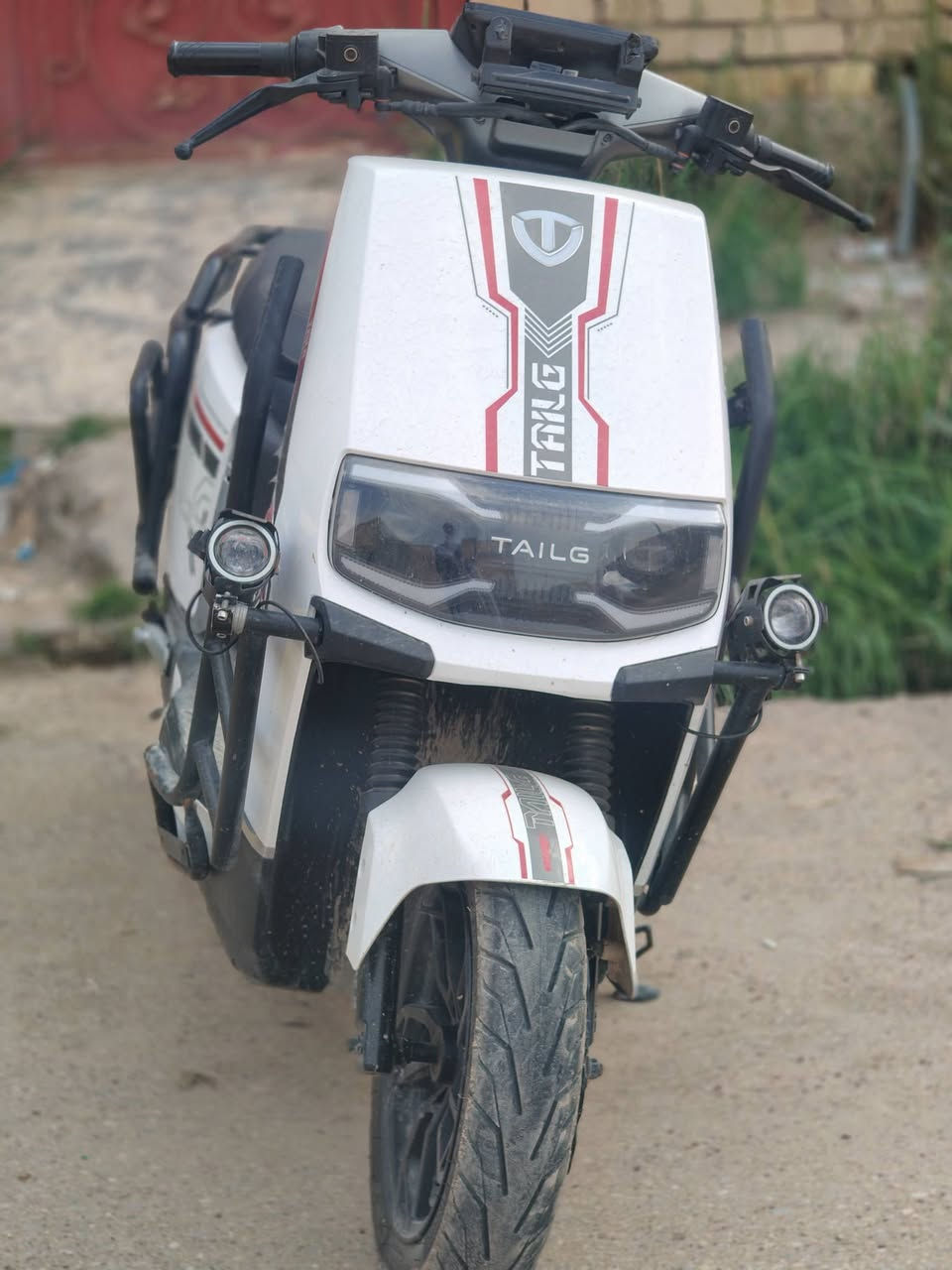 السلام عليكم
دراجه شحن شركه.   ( تالاج )
دراجه عمليه 
8 بطاريات  مع 3 سرع 
بعدها جديده ماناقصها اي شي 
شحن يمشيك 200 كيلو 
منضومه لايتات كامله نوع بومه 
درع خلفي وامامي 
دواسات متحركه سلايت 
نضام سكيورتي بيها ونضام سرقات 
تشغيل عن بعد قفل يدوي 
محوله شحن مع قاعده واير متر ونص 
صارلها شهرين طالعه من المعرض 
للاستفسار : ***********
