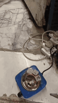 السلام عليكم تصفية مخزن فحم اندنوسي درجة ثانية مربع فقط قياس القطعة 2،5سم وزن القطعة20غم  وزن الكارتون 10 كيلو 
الكمية 8 طن. للبيع جملة الجملة 
سعر الطن 2 مليون 
تطلع عليك الكارتون 20 الف 
مكاني بغداد البياع 
***********
