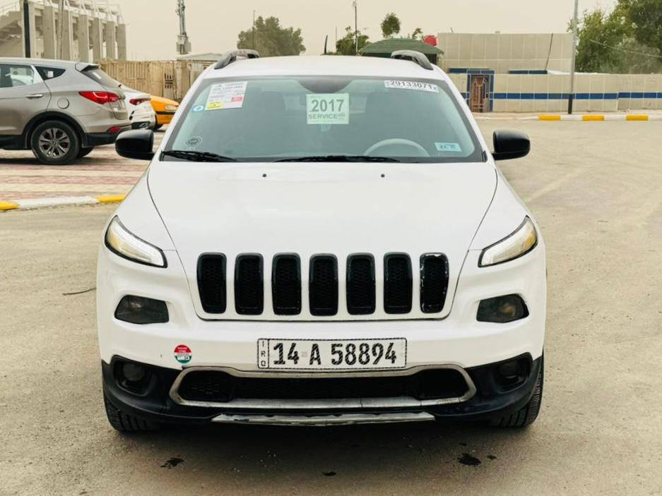 السلام عليكم سياره جيب بزون أمريكيه للبيع موديل 2017 رقم بصره حره تحويل مشروع وطني السياره ضررها تبديل بنيد فقط وصبغ طرف الجاملغ الأمامي الأيسر محرك ٢٤٠٠ تبريد حداديه تخم تاير كهربائيات كلها شغاله سايد بريك بصمه تبريد قطعتين لايت زنون تحكم جهتين السياره استخدام شخصي جاهزه من كلشي السعر 122ورقه وبيها مجال بسيط للشراي مكان السياره ناصريه الشموخ للإستفسار *********** *********** رقمي أرقامي بيهن واتساب ناصرية, ذي قار
