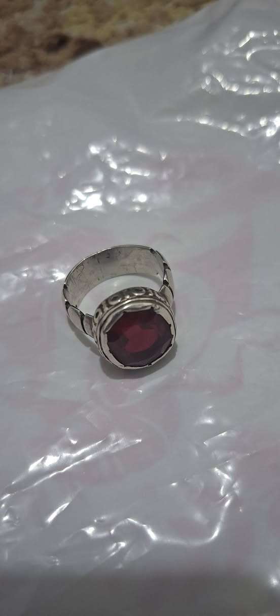 سلام عليكم للبيع السعر خاص 
سترين افريقي 
يماني شجري 
ياقوت باريسي 
عقيق يماني أبيض


**إذا كنت صاحب هذا الإعلان وتريد حذفه لأي سبب، رجاءا أرسل رسالة إلى الدعم الفني**