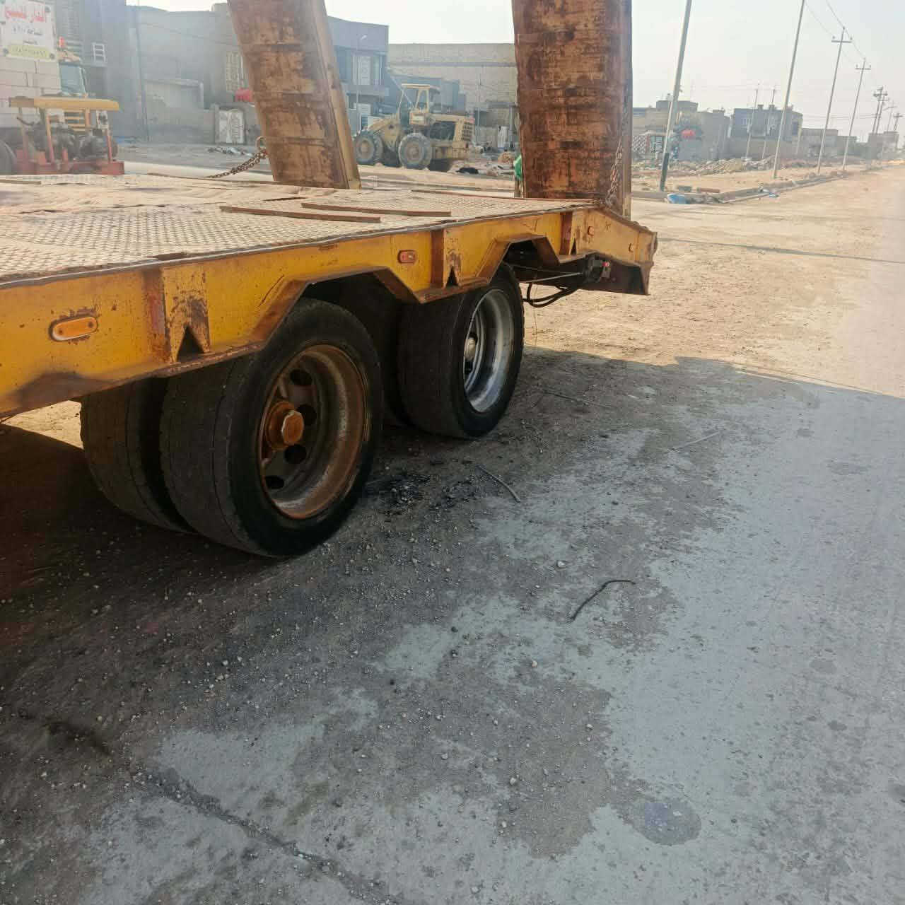 السلام عليكم
عربانة لودر الماني 
تاير 20ناصي دنكيرين سبرنك 
رنبات كهرباء 
الطول 9 مع الحنيه 
***********
