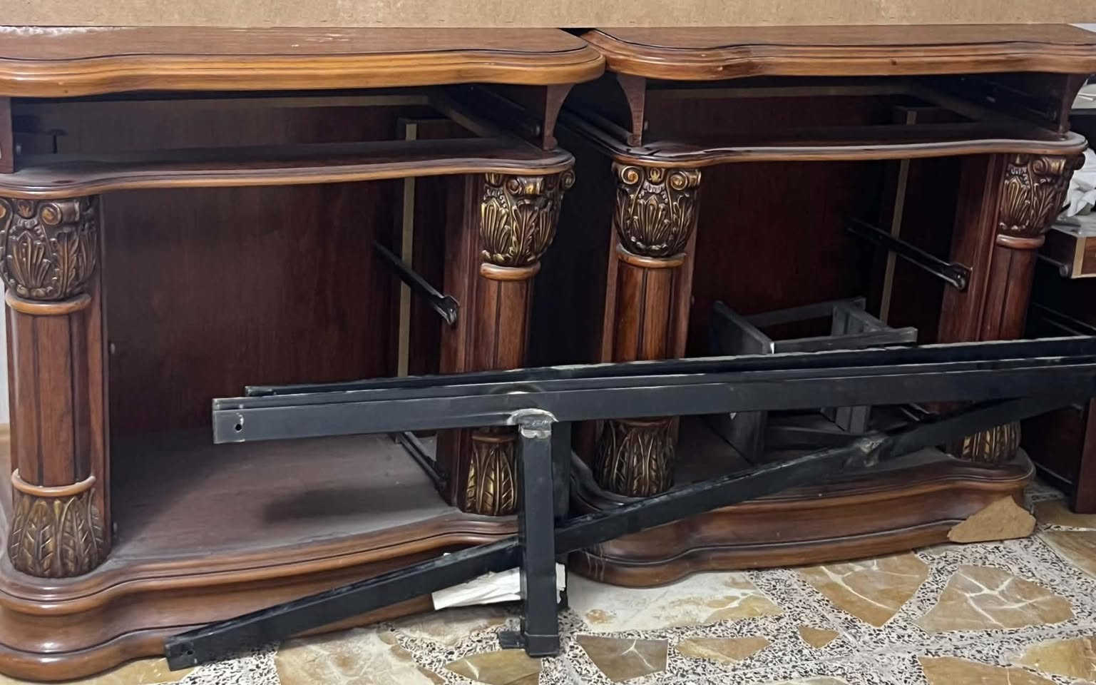 للبيع
غرفة مستعملة بحالة جيدة
المنشأ اندونوسي 
سرير وكنتور ٦ بوب وميز تواليت
وكومدي كبير 
و ٢ كومدي زغير وطابورية
الدورة - حي الوادي
السعر والتفاصيل على الرقم 
***********
