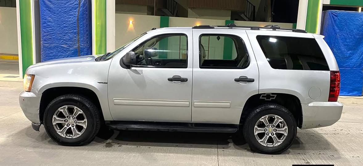 تاهو موديل 2012  كركوك اليف سنويه عضم عاج وكاله فقط كمرك ما مدفوع السياره بدون صبغ مكينه 8 فول اوتماتيك كير محرك صدر تخم تاير تبريد كله شرط سياره جاهزه مابيها نقص السياره جديده السعر 150 بيها مجال بسيط للشراي السياره موجوده بغداد العبيدي
 رقم الهاتف***********
