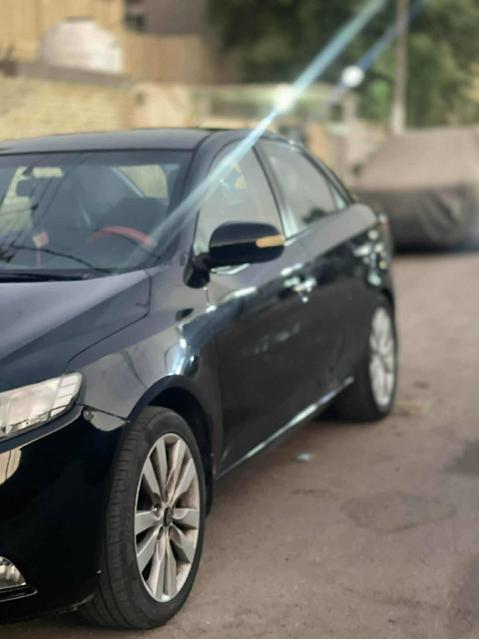 كيا سيراتو  موديل 2013
محرك 1600
ماشية 284000  كيلو متر 
صبغ جاملغ امامي 
ضربات خفيفة بالجاملغ الخلفي و البوب
***********
السعر 96 وبي مجال 
متواجد واتس اب واتصال
