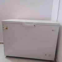 مجمدة حجم كبير للبيع جديده استعمال قليل ب ٣٠٠ الف رايدها ٠٧٨٠٣٩١١٢٥٤